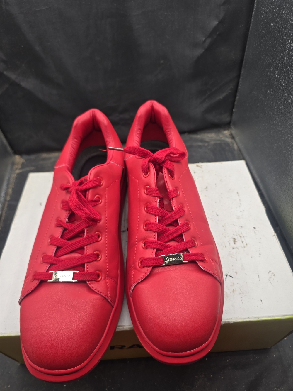 Men's Red Low-Top Lace-Up Athletic Sneakers